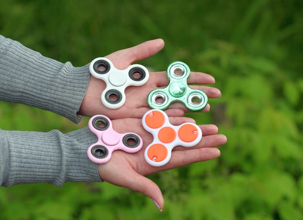 fidget spinners of different colours